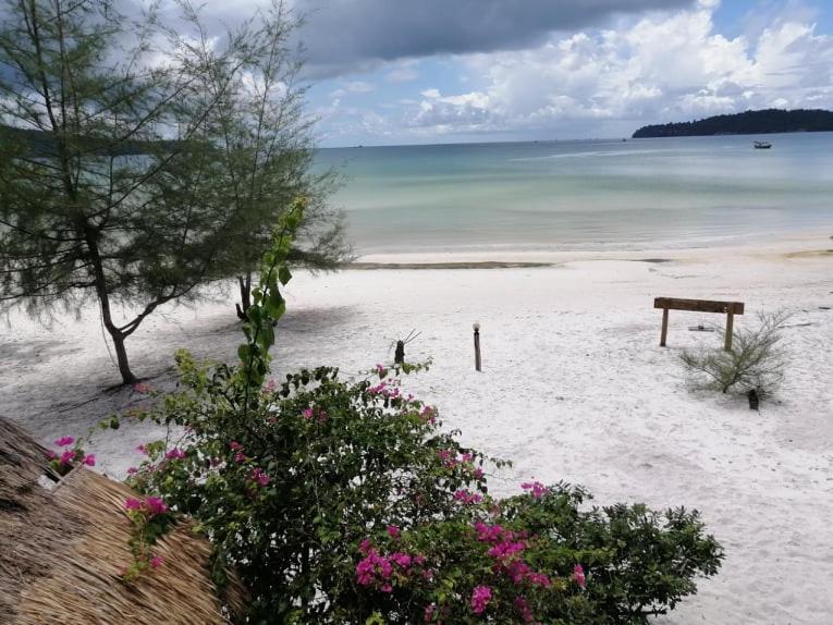 Green Blue Beach Hostel Koh Rong Samlon Eksteriør billede