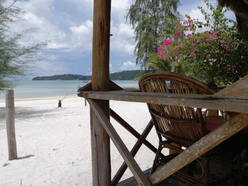 Green Blue Beach Hostel Koh Rong Samlon Eksteriør billede