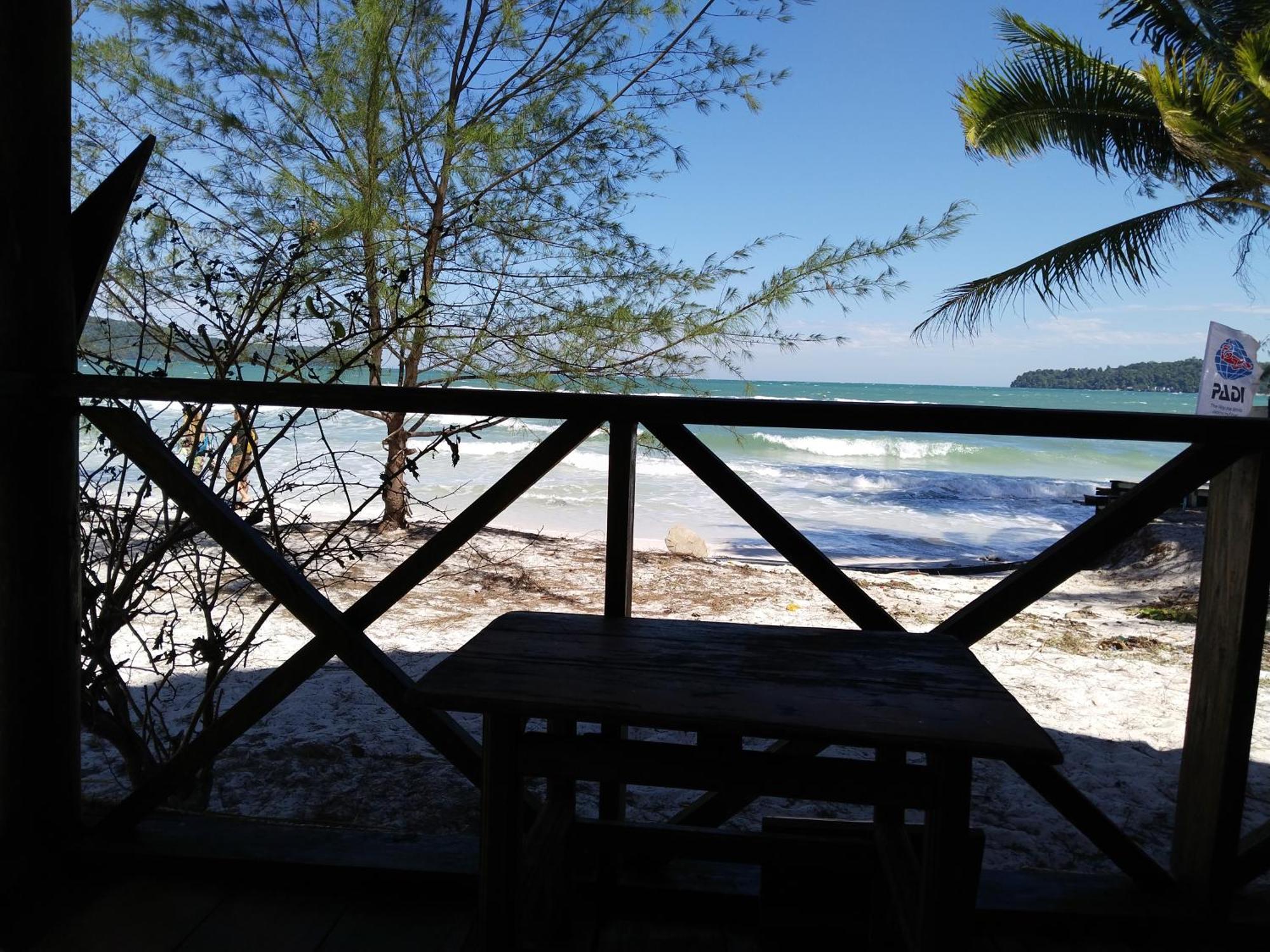 Green Blue Beach Hostel Koh Rong Samlon Eksteriør billede